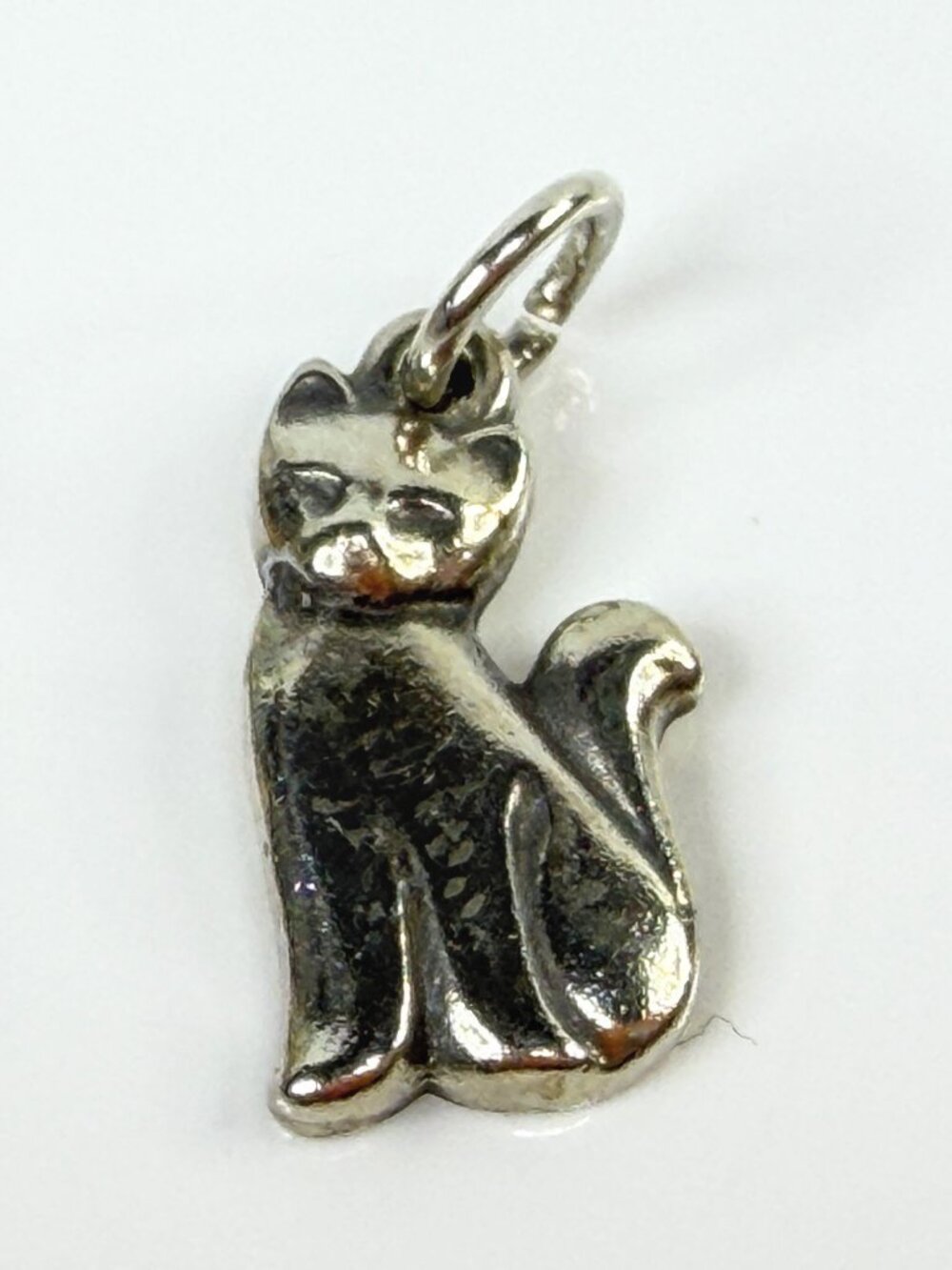 James Avery Sterling Silver Sitting Cat Charm Feline Animal Jewelry JR2141